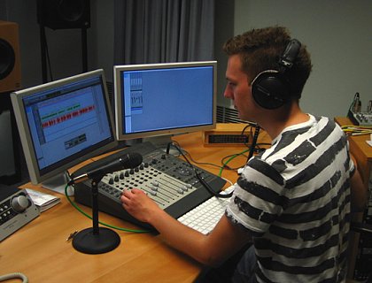 Student im Tonstudio